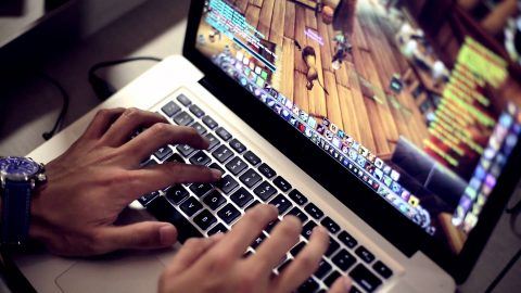 online-gaming-indiustry-trends-480×270